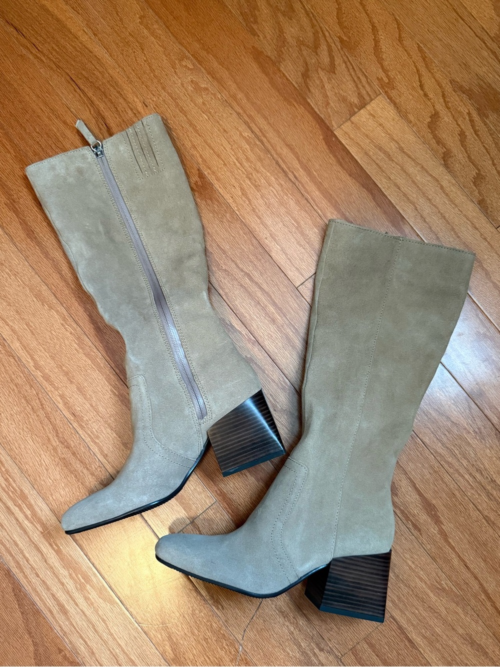 Suede boots